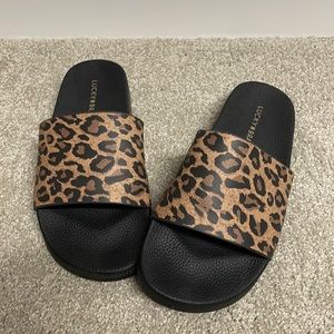 Lucky Brand 🍀 cheetah print slides